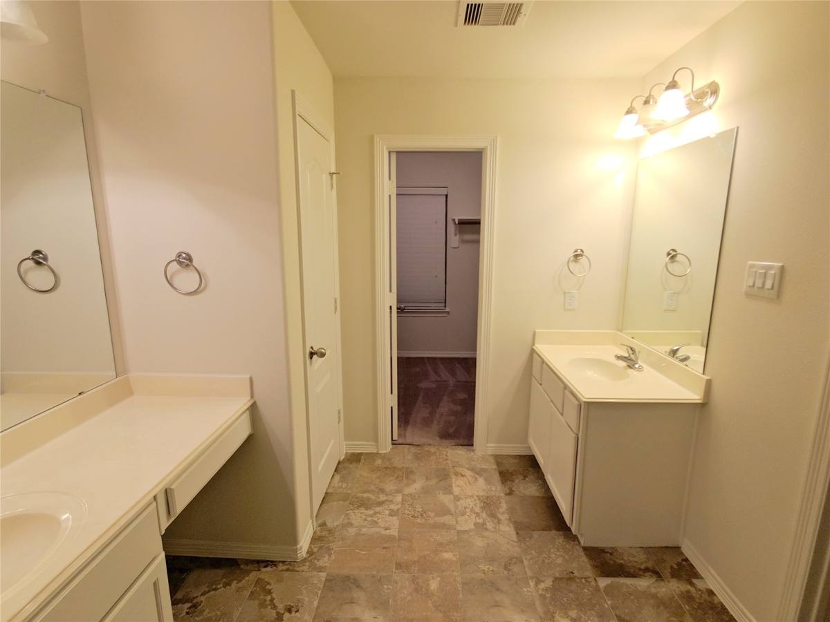 Townhouse for rent at 8117 Silverton Creek Lane, Houston, TX 77040