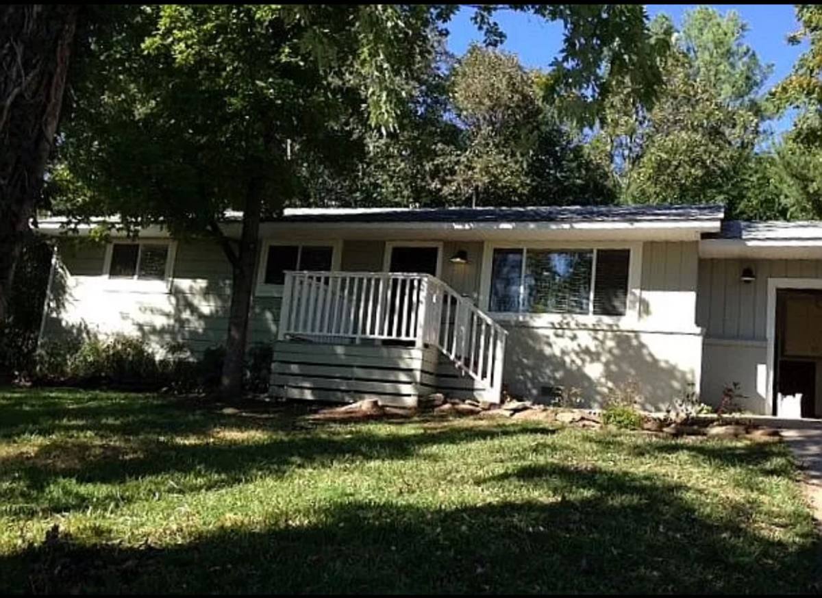 House for rent at 348 E Cleburn St, Fayetteville, AR 72701