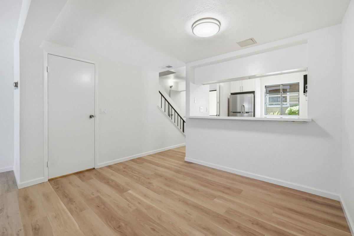 Townhouse for rent at 721 Center Ave, Martinez, CA 94553