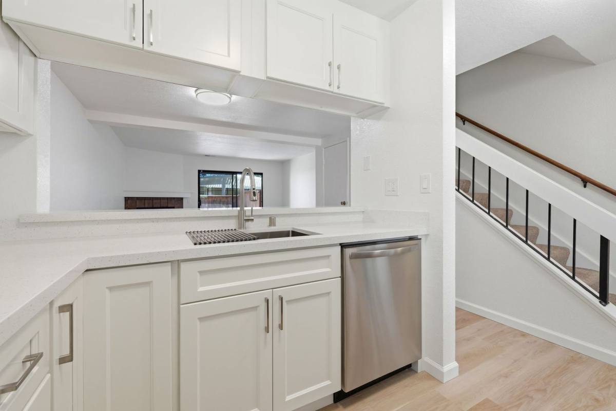 Townhouse for rent at 721 Center Ave, Martinez, CA 94553