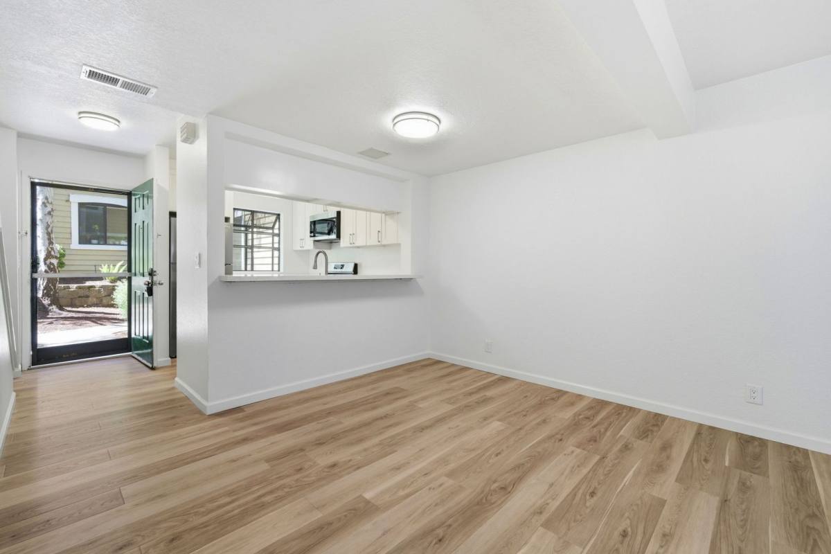 Townhouse for rent at 721 Center Ave, Martinez, CA 94553