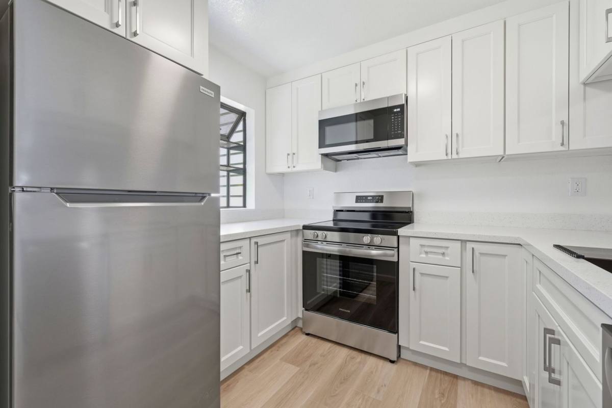 Townhouse for rent at 721 Center Ave, Martinez, CA 94553