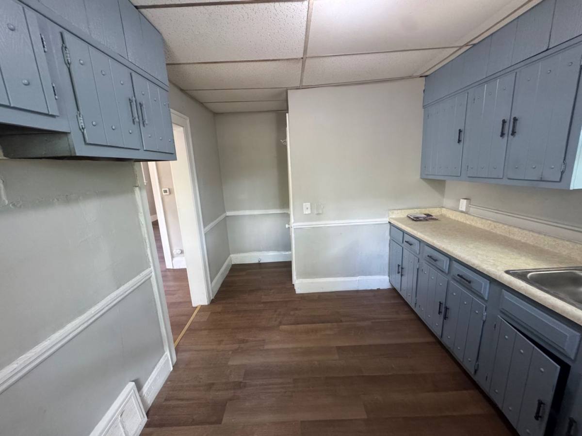 Apartment for rent at 14200 Scioto Ave, Cleveland, OH 44112