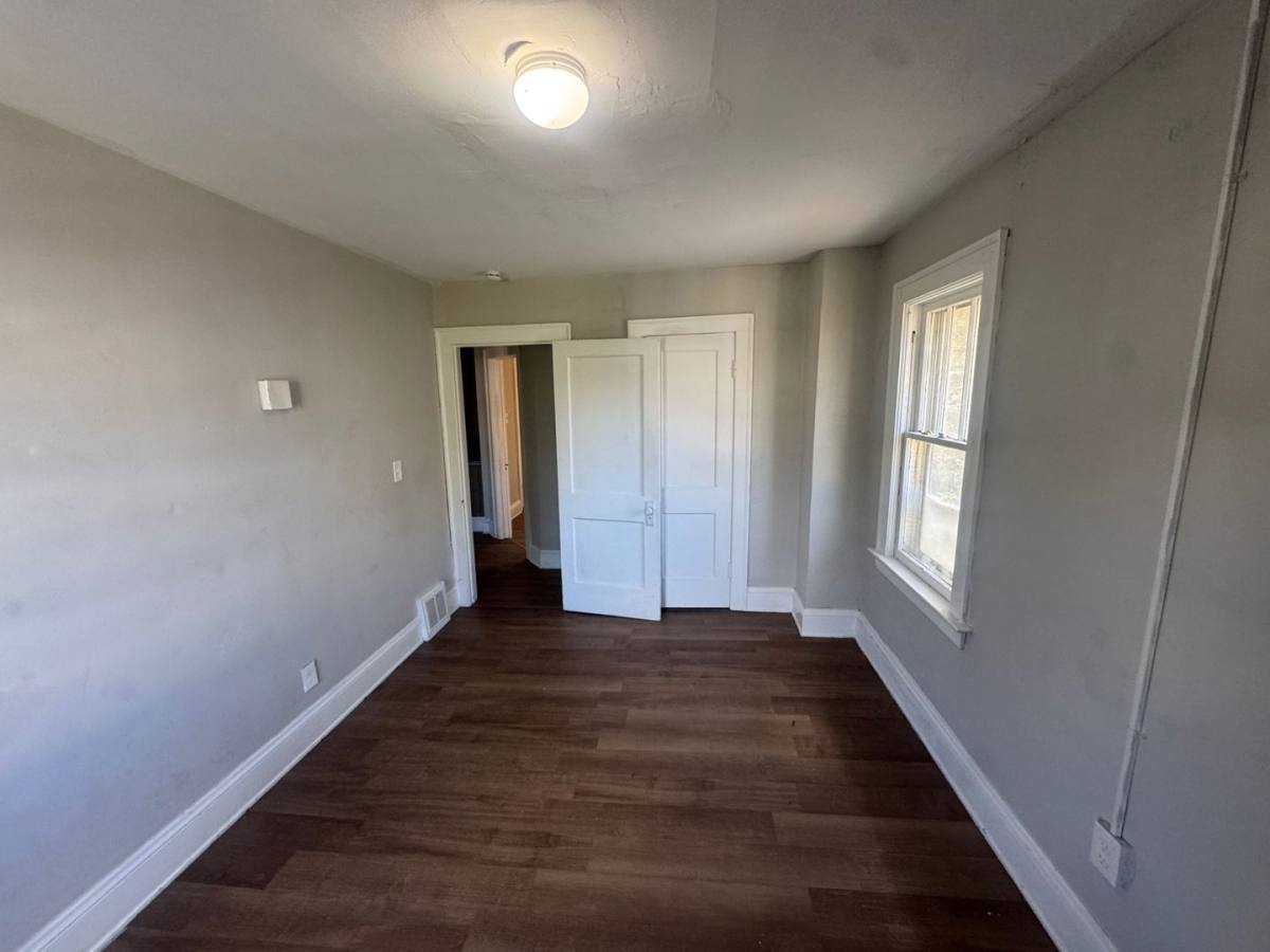 Apartment for rent at 14200 Scioto Ave, Cleveland, OH 44112
