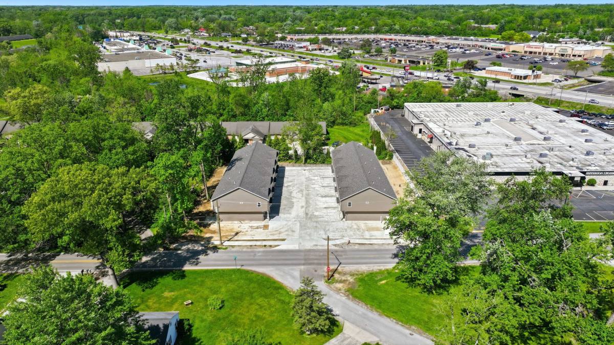 Apartment for rent at 2890 Getz Rd, Fort Wayne, IN 46804