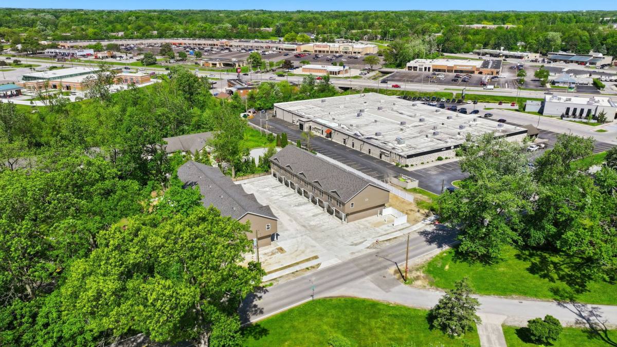 Apartment for rent at 2890 Getz Rd, Fort Wayne, IN 46804