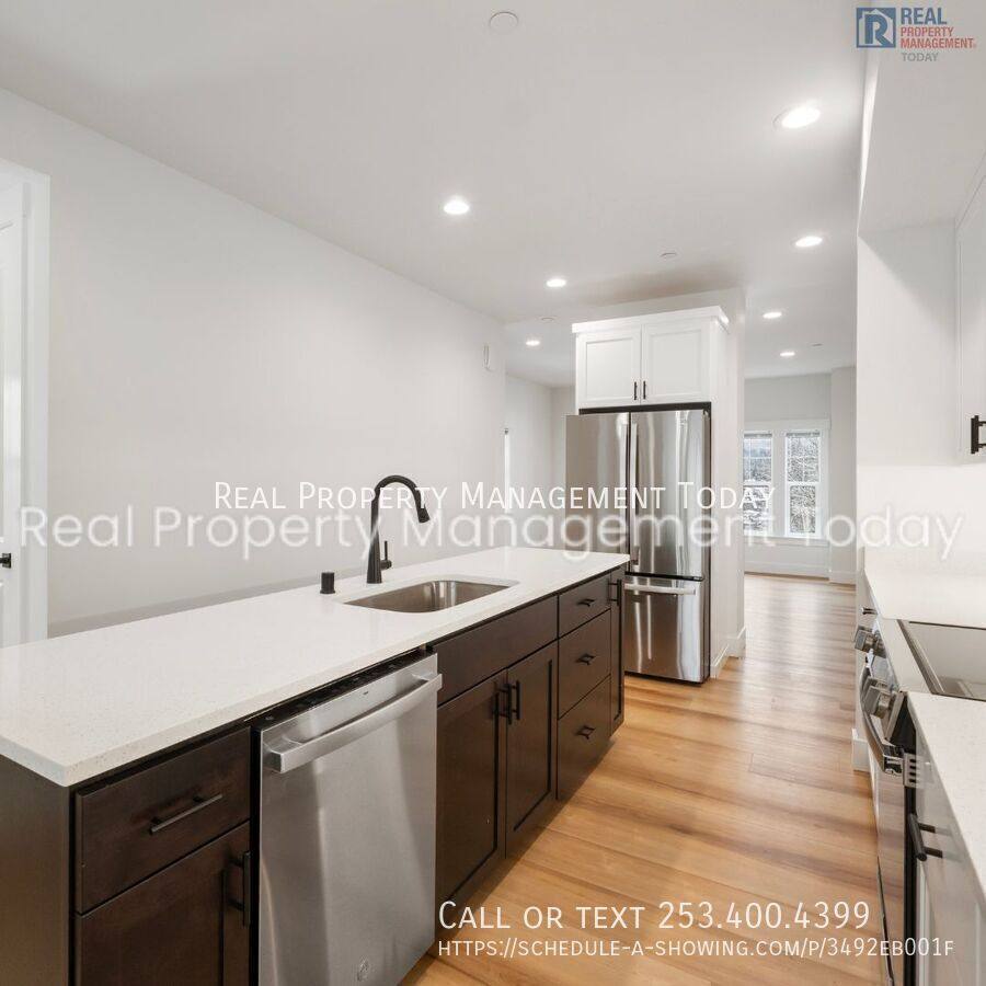 Townhouse for rent at 300 Larson St W #C, Eatonville, WA 98328