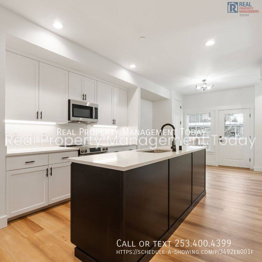 Townhouse for rent at 300 Larson St W #C, Eatonville, WA 98328