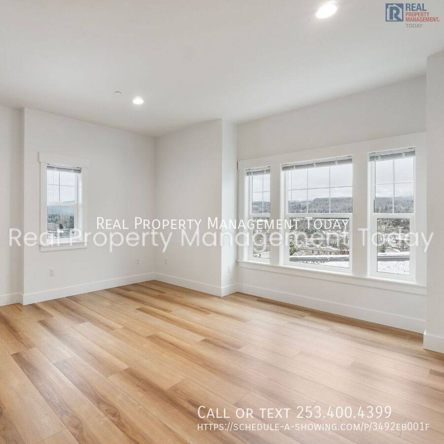 Townhouse for rent at 300 Larson St W #C, Eatonville, WA 98328