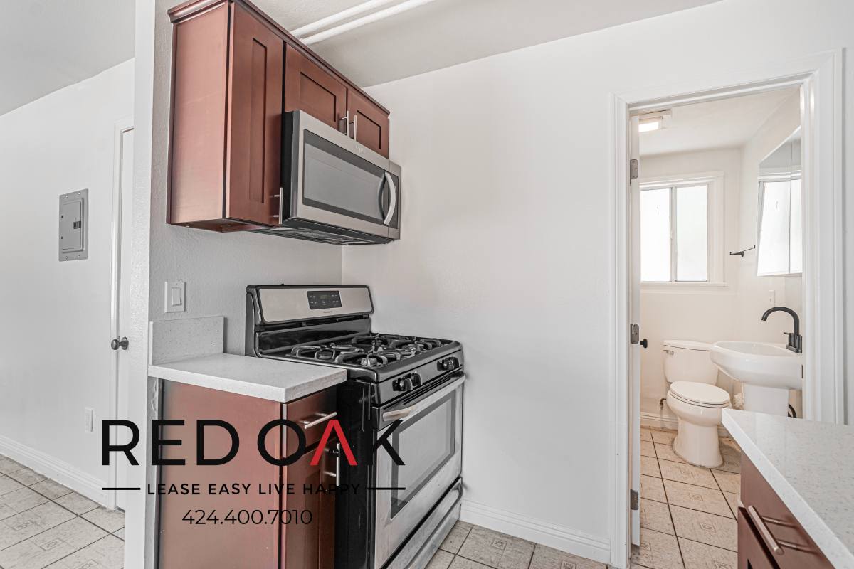 Condo for rent at 1915 Santa Ynez St #1915 7 8, Los Angeles, CA 90026