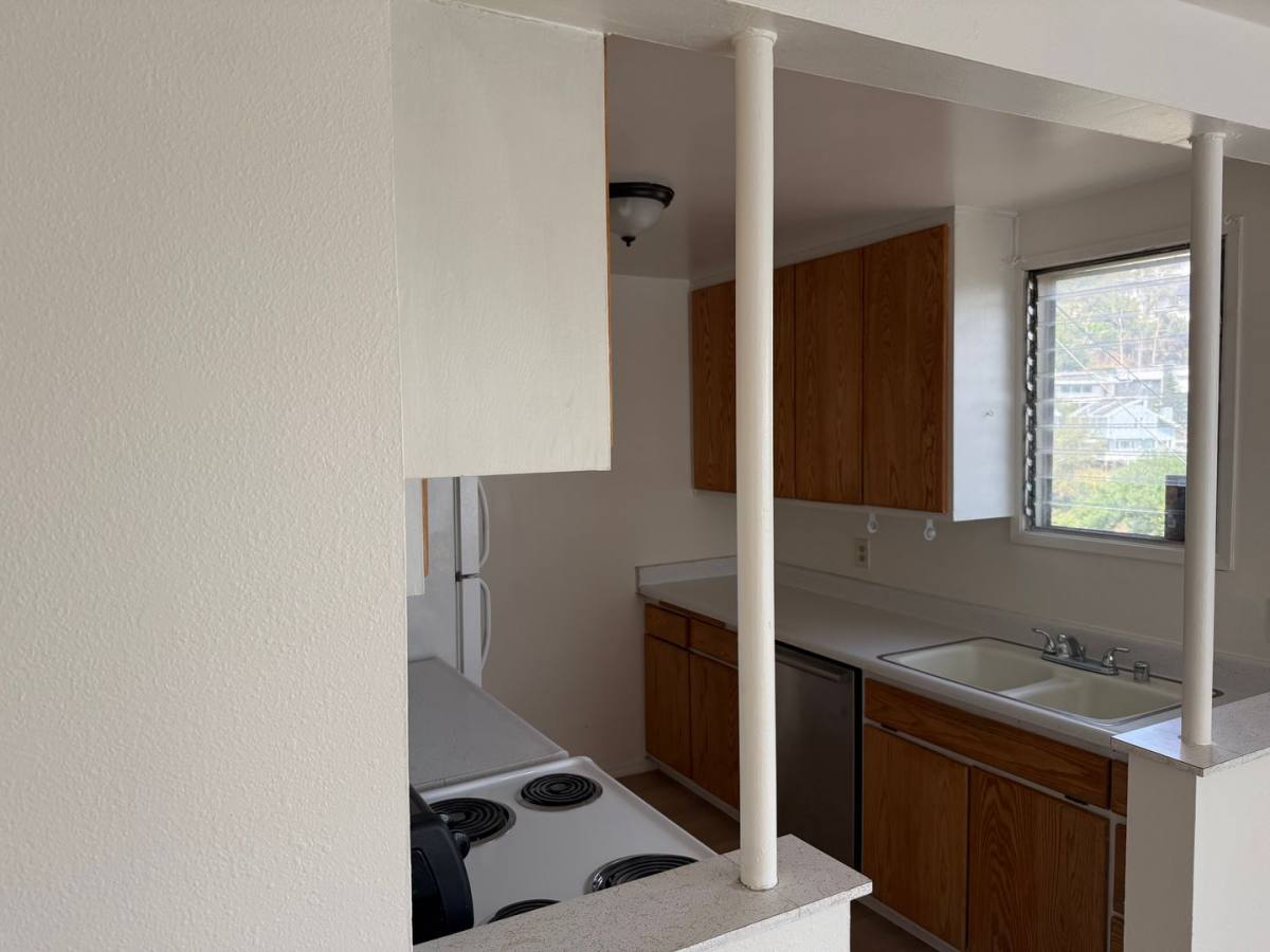 Apartment for rent at 2564 Corralitas Dr, Los Angeles, CA 90039