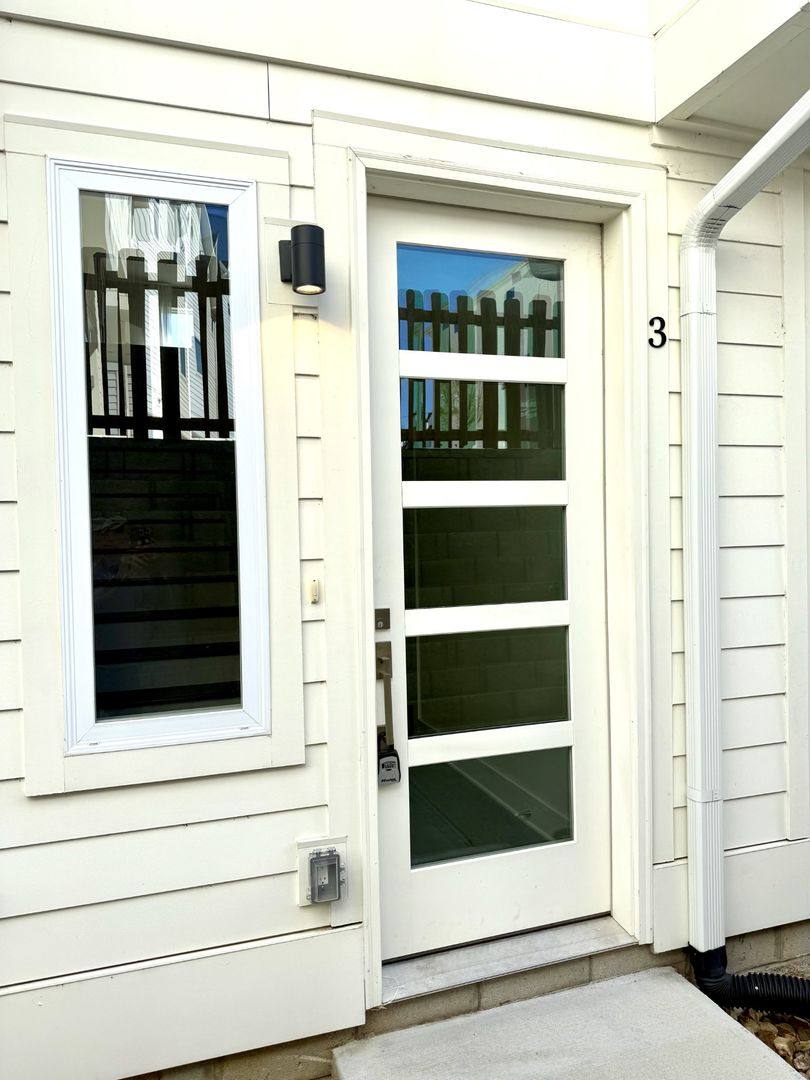 Townhouse for rent at 5621 Lenox Ave, Nashville, TN 37209