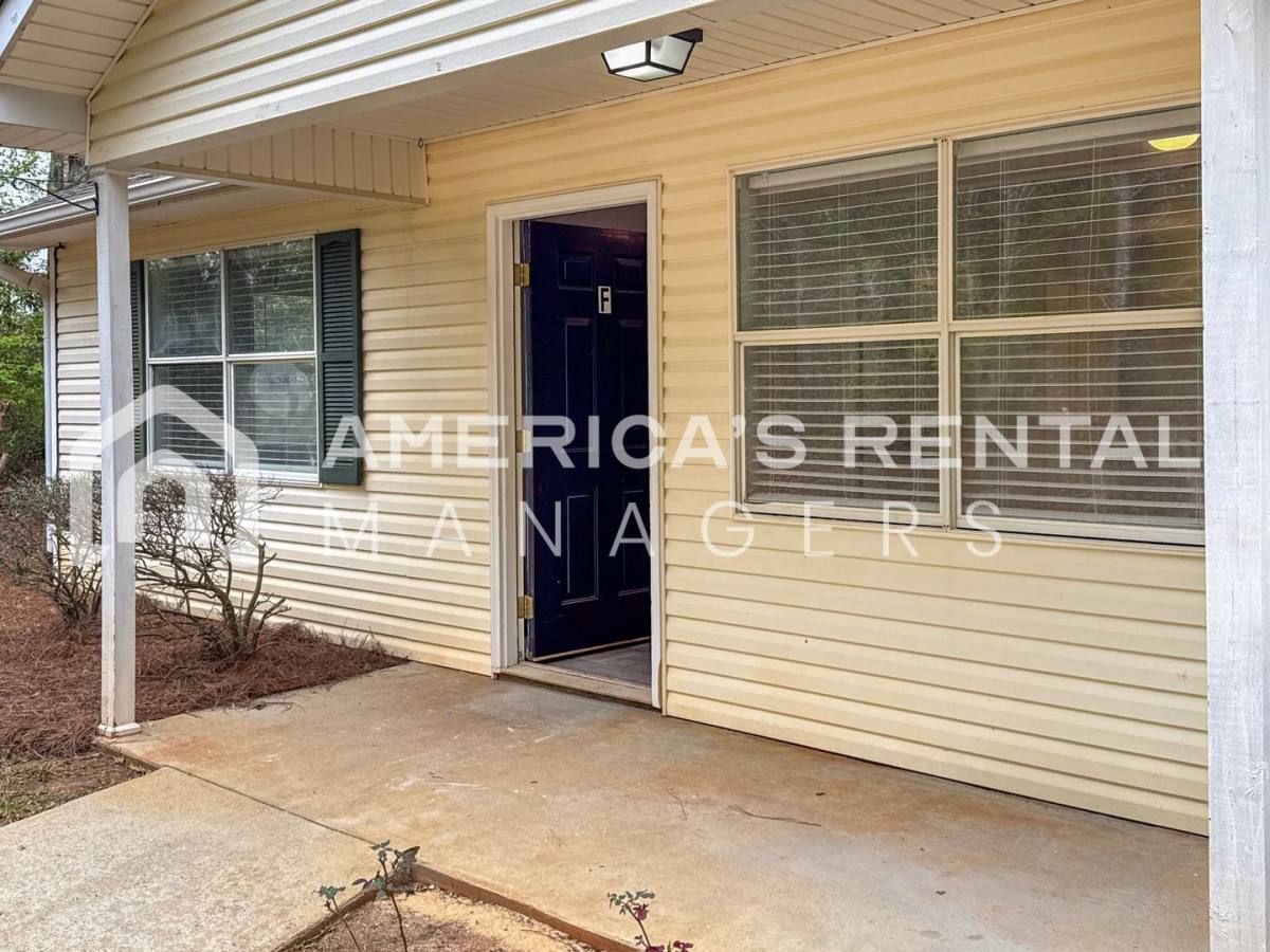 Townhouse for rent at 430 Canterbury Rd, Montevallo, AL 35115