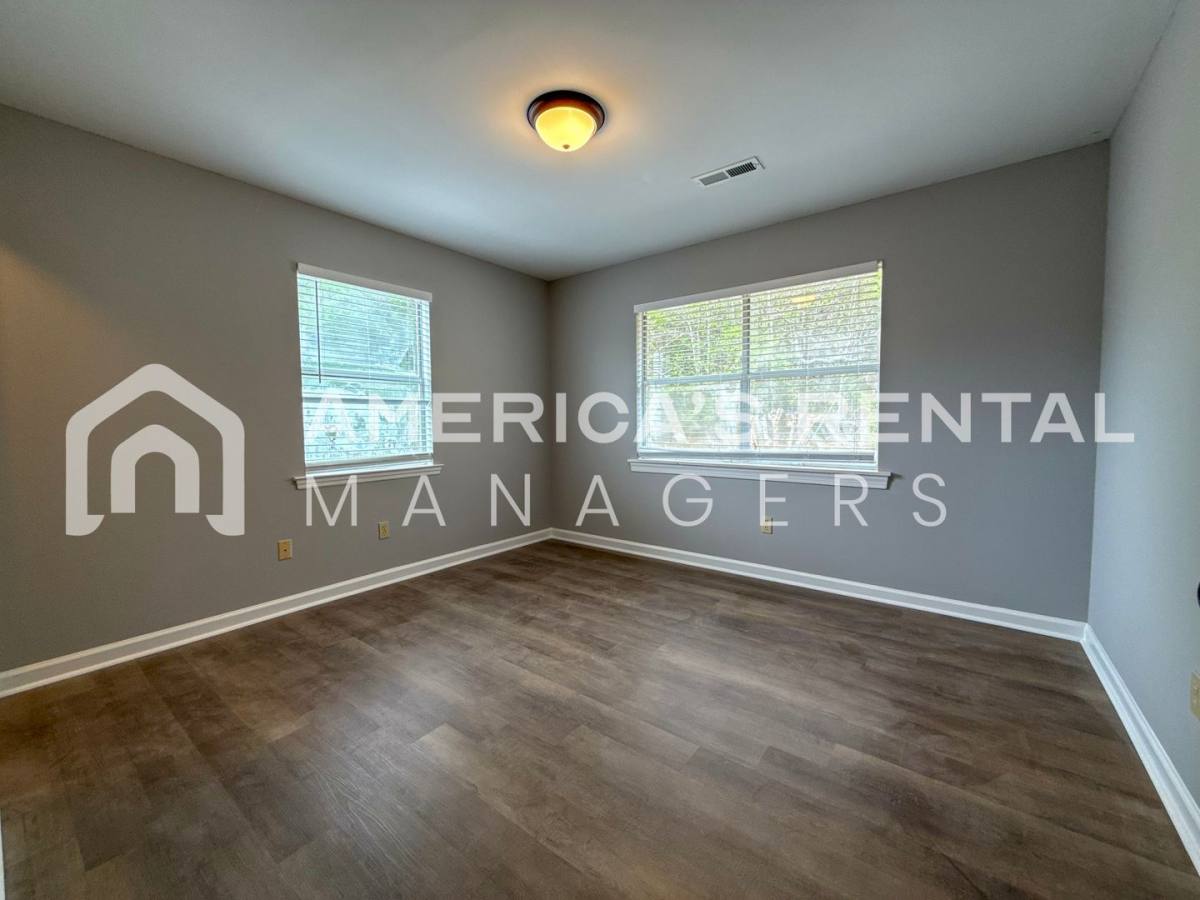 Townhouse for rent at 430 Canterbury Rd, Montevallo, AL 35115