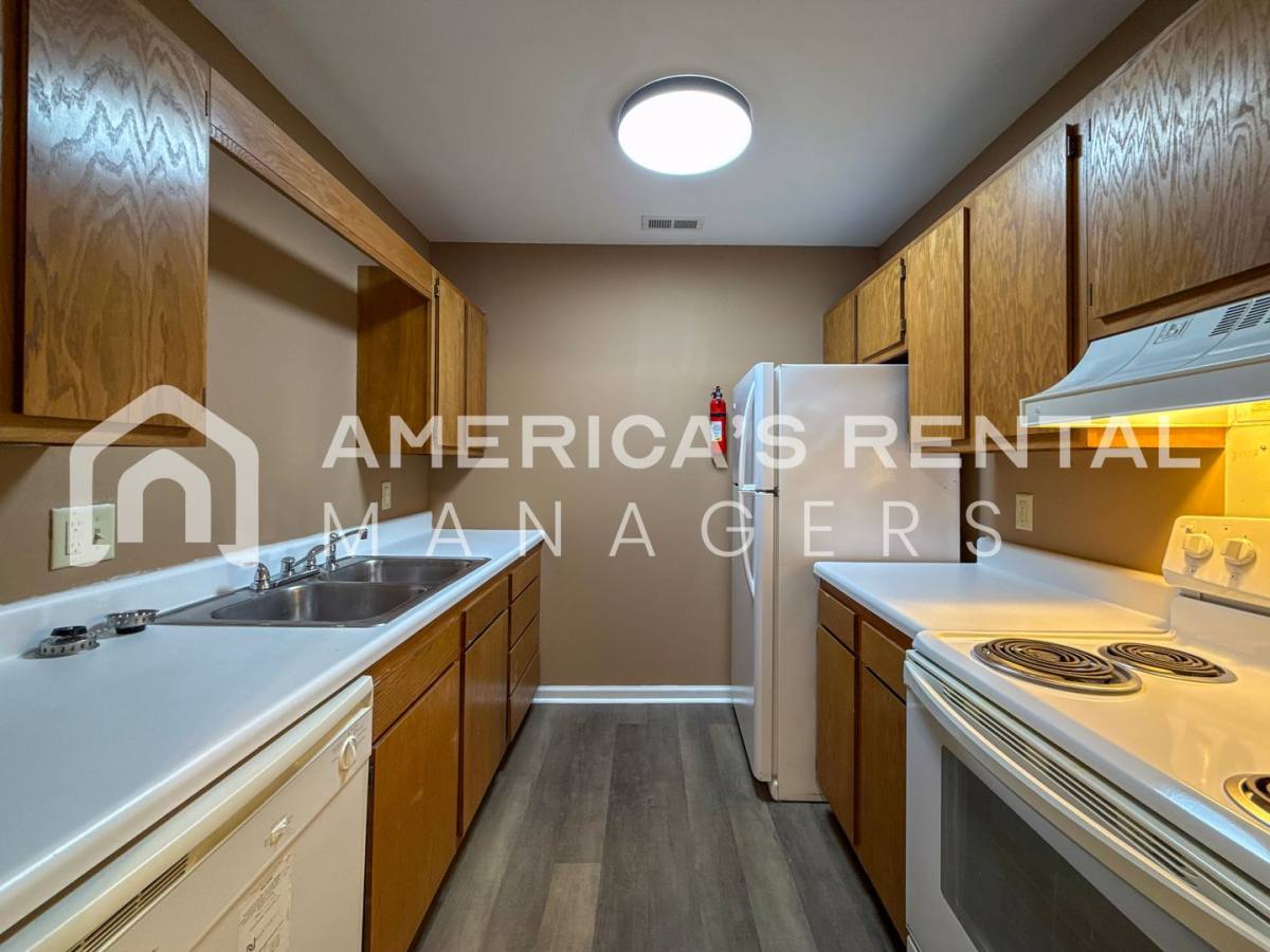Townhouse for rent at 430 Canterbury Rd, Montevallo, AL 35115