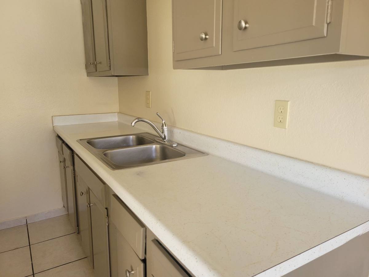 Apartment for rent at 1134 Parkside St, Salinas, CA 93906