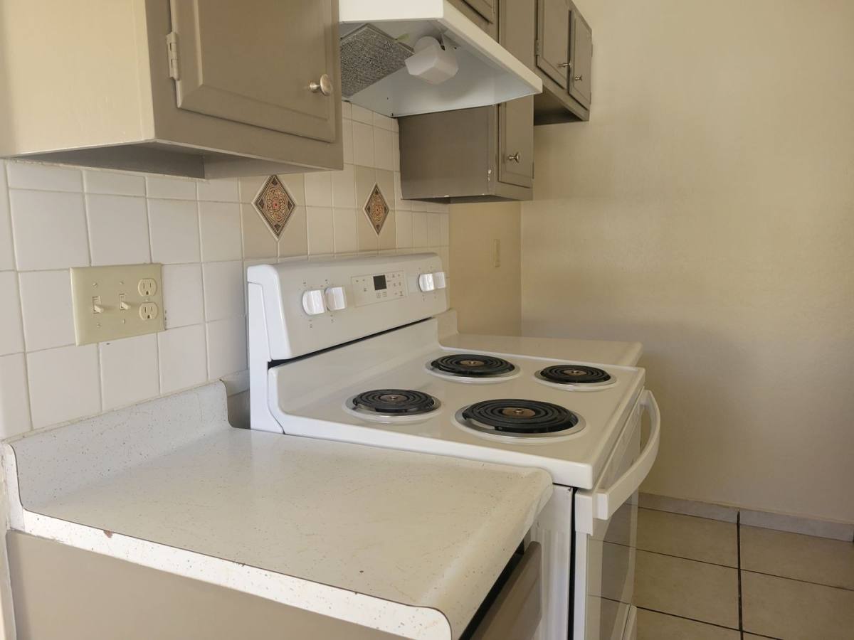 Apartment for rent at 1134 Parkside St, Salinas, CA 93906