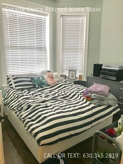 Apartment for rent at 910 W Addison St #2F, Chicago, IL 60613