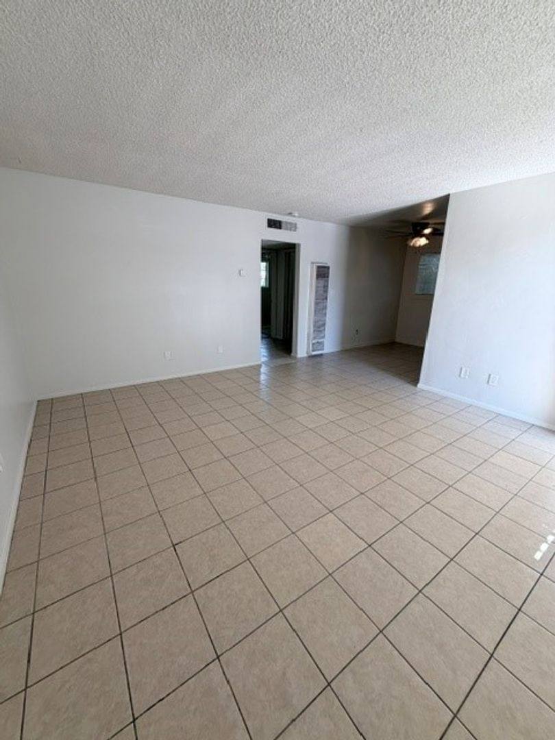 Apartment for rent at 1901 Buena Vista St, Bakersfield, CA 93304