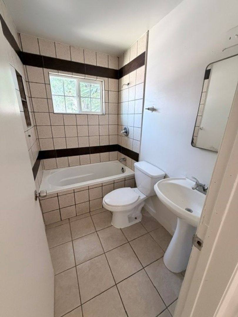 Apartment for rent at 1901 Buena Vista St, Bakersfield, CA 93304