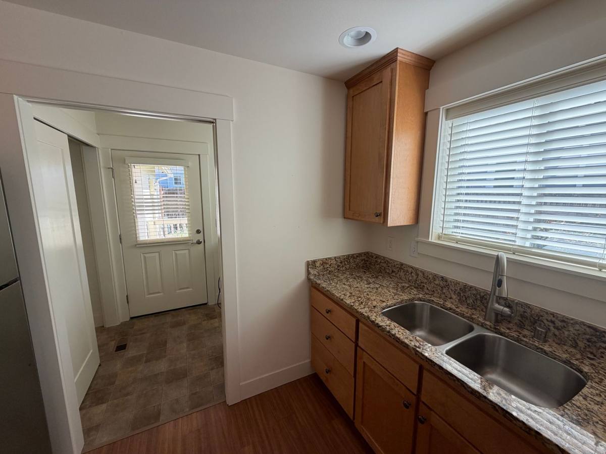 House for rent at 1117 10th St, Anacortes, WA 98221