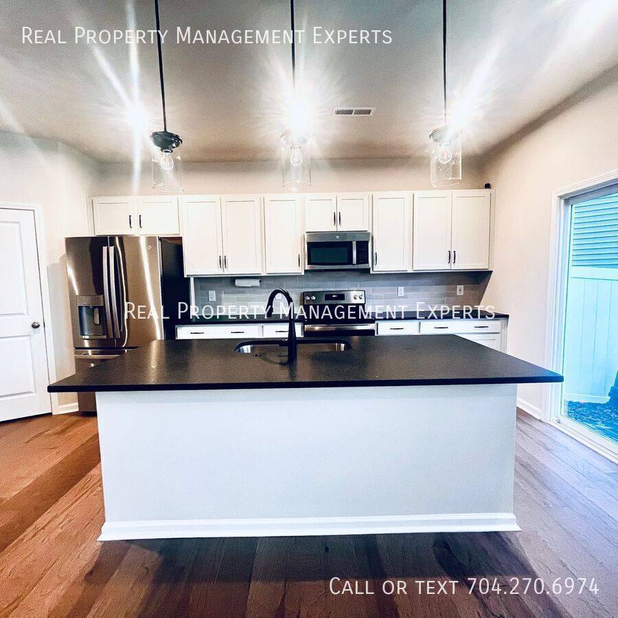 Townhouse for rent at 3162 Hutton Gardens Lane, Charlotte, NC 28269