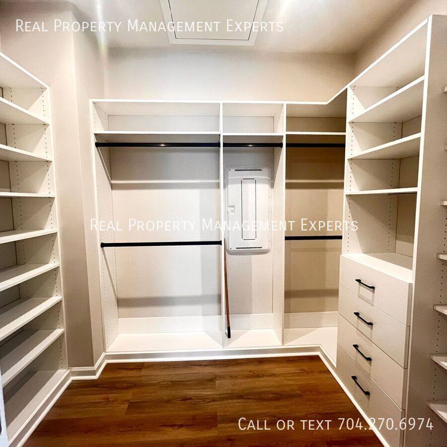 Townhouse for rent at 3162 Hutton Gardens Lane, Charlotte, NC 28269