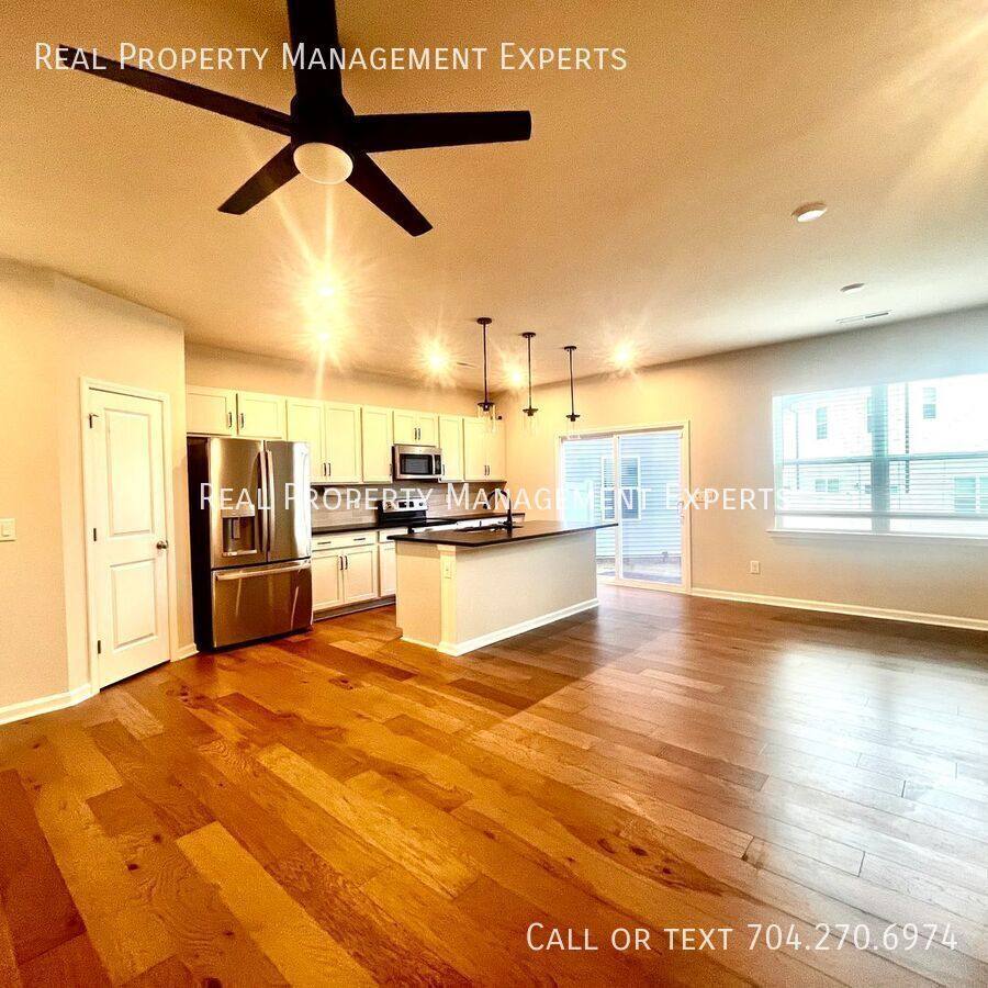 Townhouse for rent at 3162 Hutton Gardens Lane, Charlotte, NC 28269