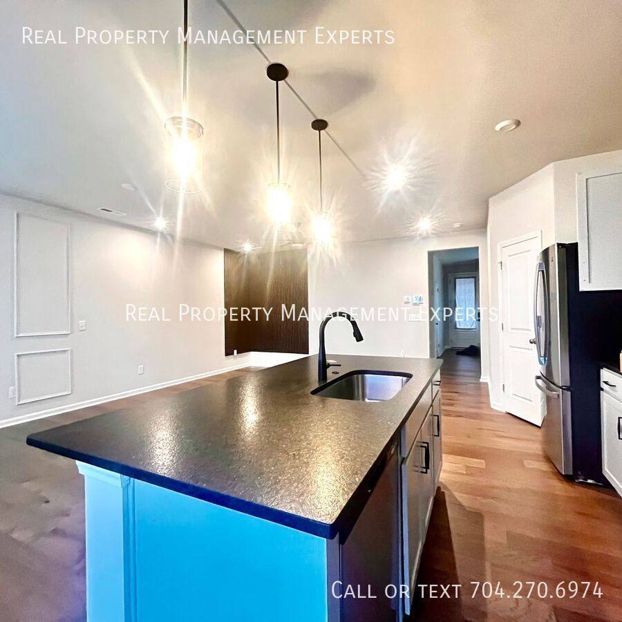 Townhouse for rent at 3162 Hutton Gardens Lane, Charlotte, NC 28269