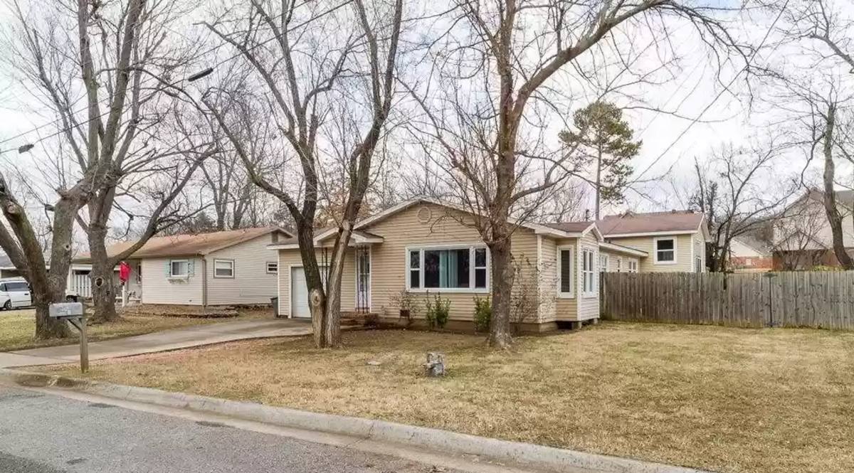 House for rent at 1144 N Vista Place, Fayetteville, AR 72703