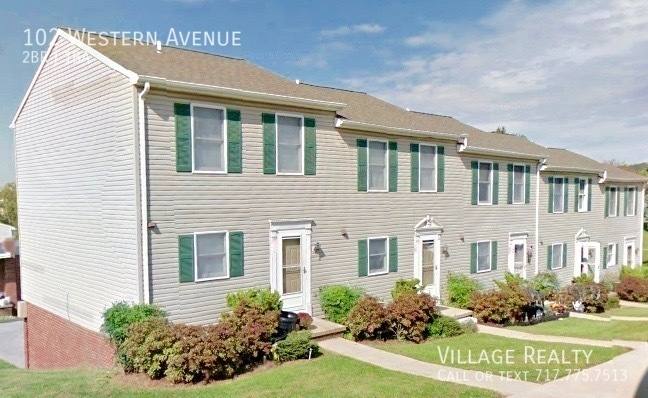 Townhouse for rent at 102 Western Ave, Red Lion, PA 17356