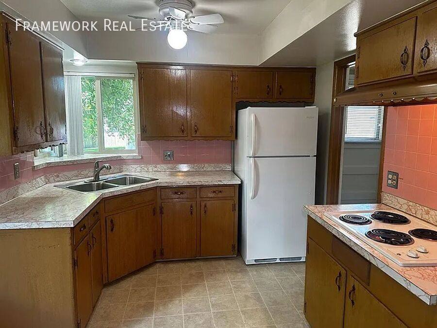Apartment for rent at 4360 Ingalls St, Wheat Ridge, CO 80033