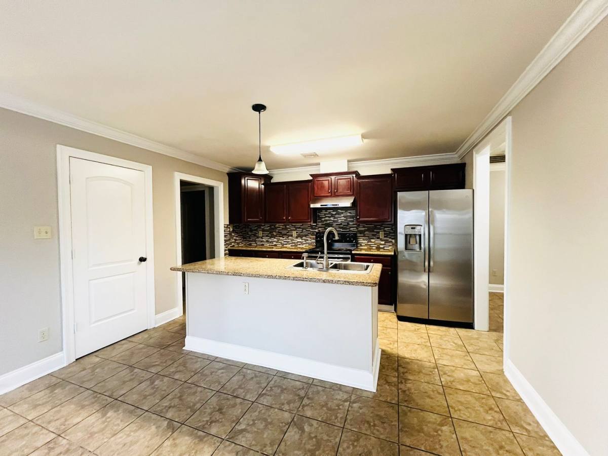 House for rent at 204 King Arthurs Way, Youngsville, LA 70592