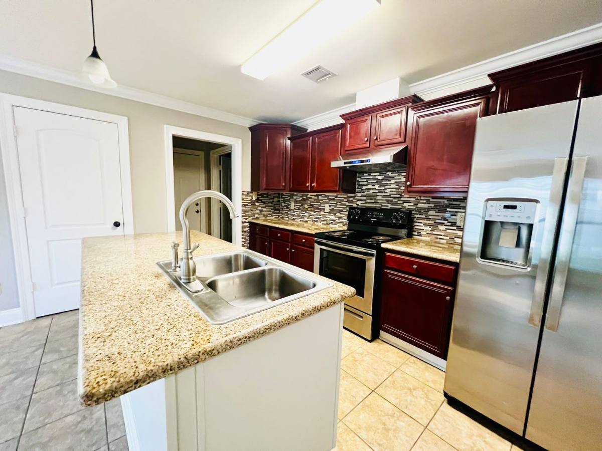 House for rent at 204 King Arthurs Way, Youngsville, LA 70592