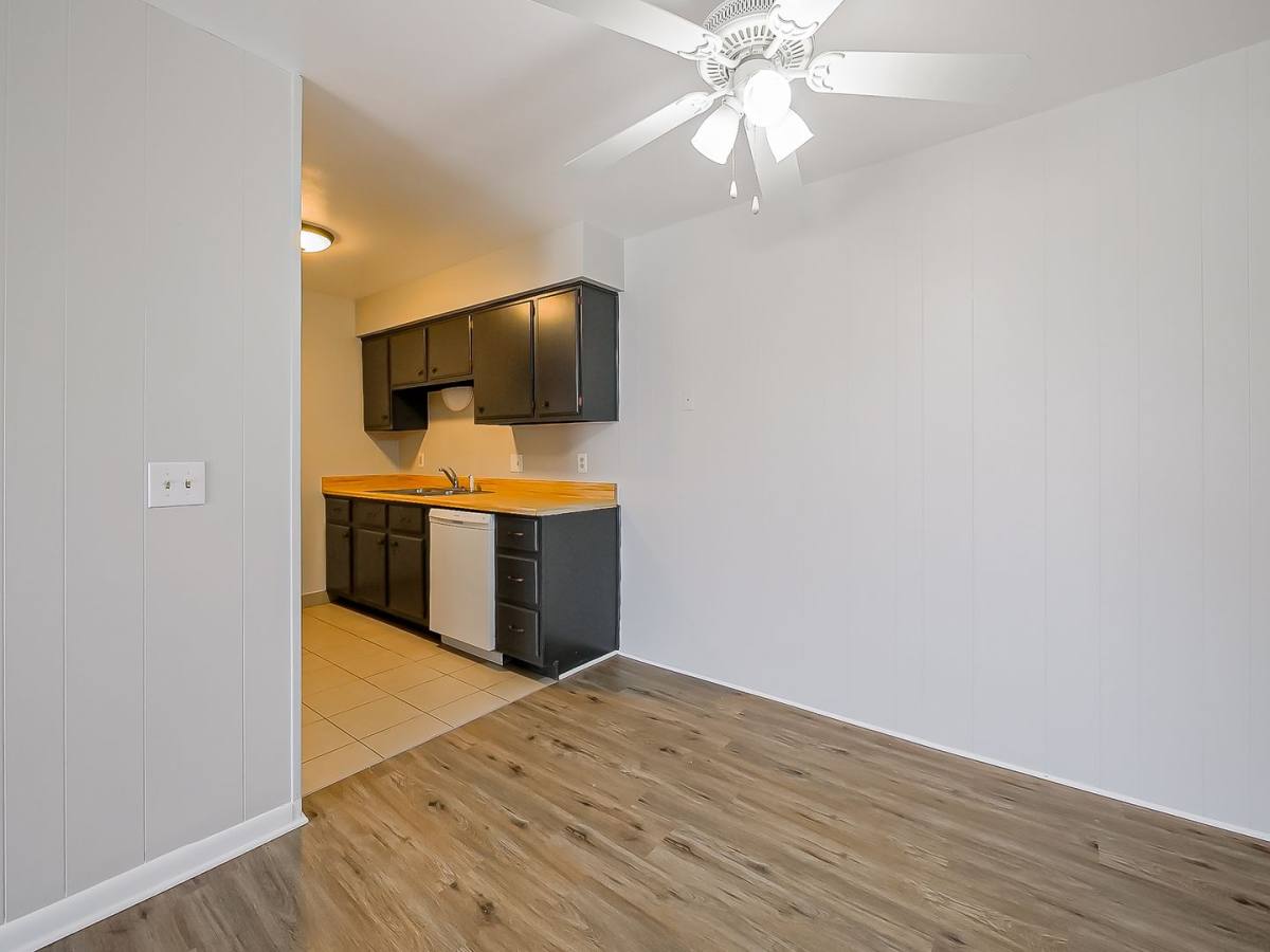 Apartment for rent at 825 S Grand Ave, Fowlerville, MI 48836