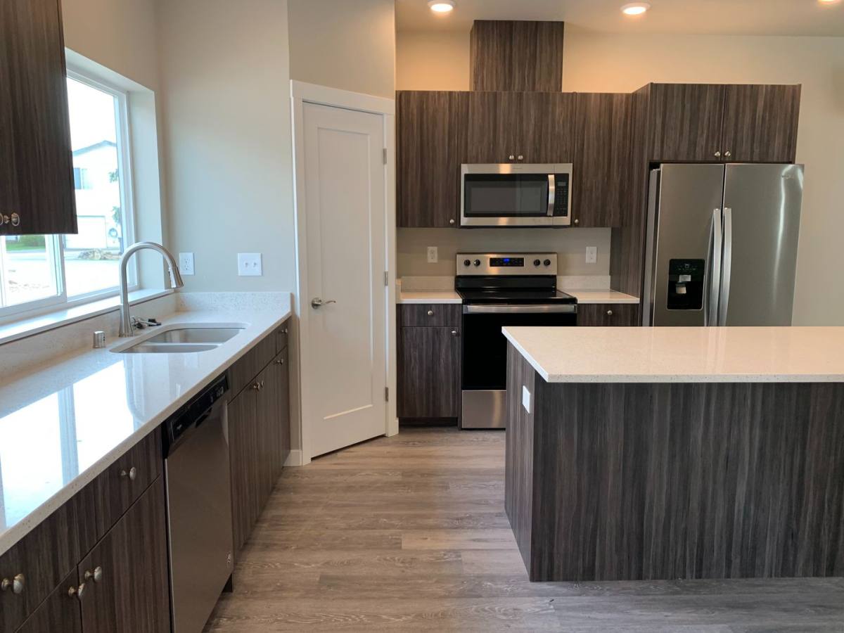 644 E St, Blaine, WA 98230 - Apartment for Rent - Image 3