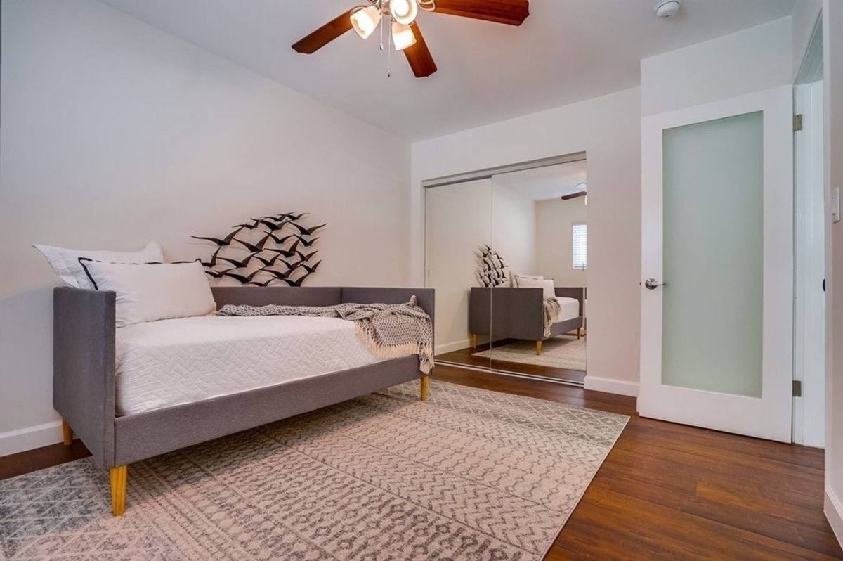 Apartment for rent at 633 W Hyde Park Blvd #10, Inglewood, CA 90302