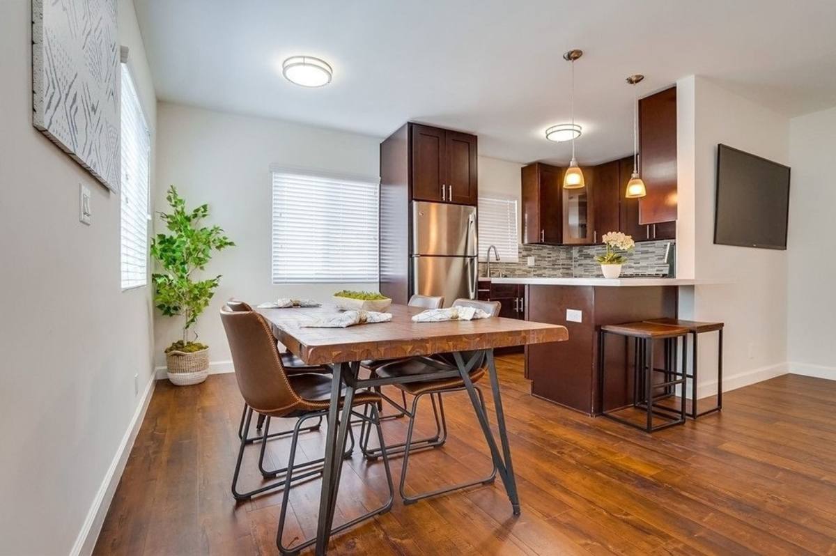 Apartment for rent at 633 W Hyde Park Blvd #10, Inglewood, CA 90302