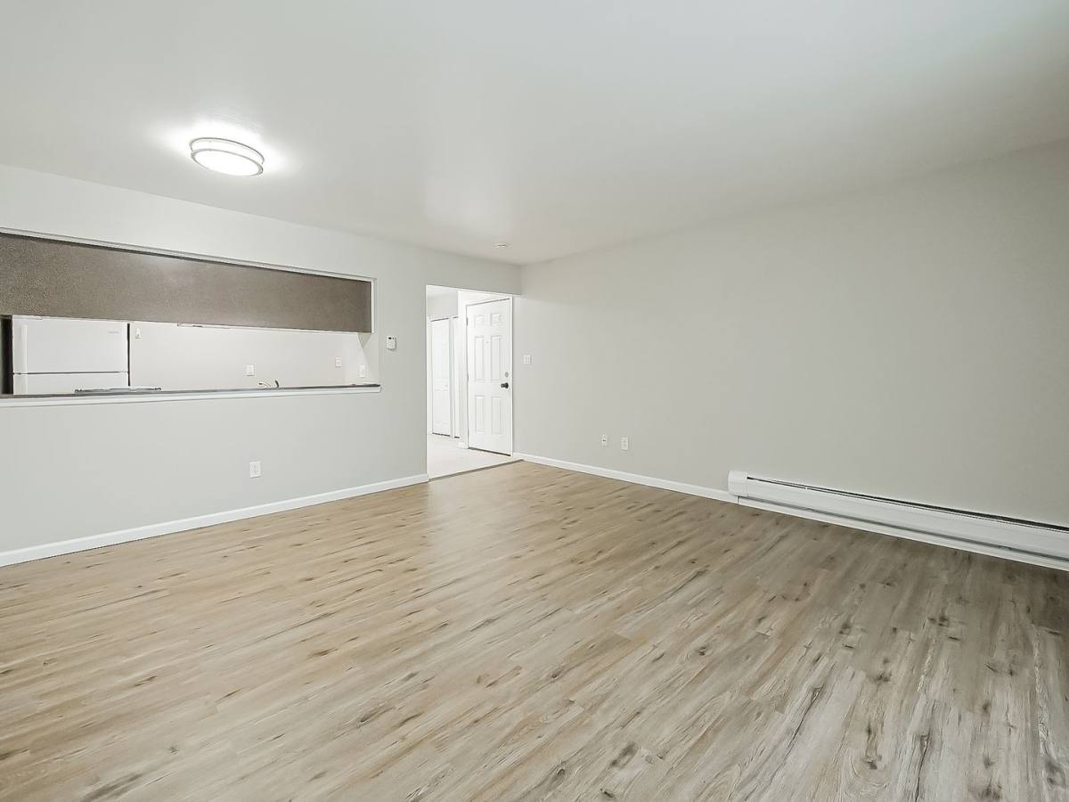 Apartment for rent at 1490 Nancywood Dr, Waterford, MI 48327