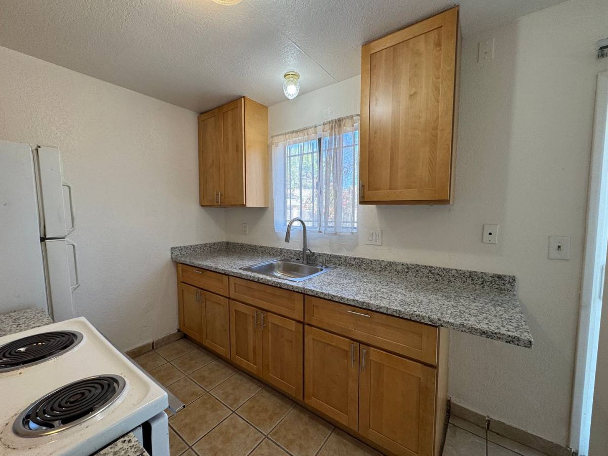 Apartment for rent at 827 Dundee Way, Stockton, CA 95210