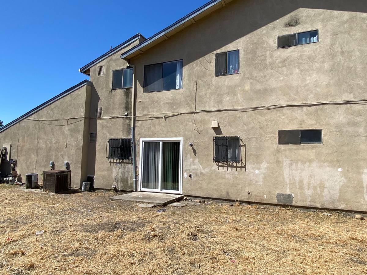 Apartment for rent at 827 Dundee Way, Stockton, CA 95210