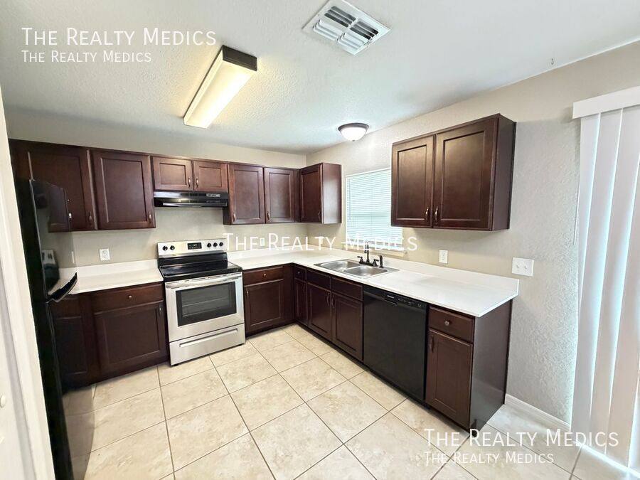 House for rent at 15741 SW 23rd Ave Rd, Ocala, FL 34473