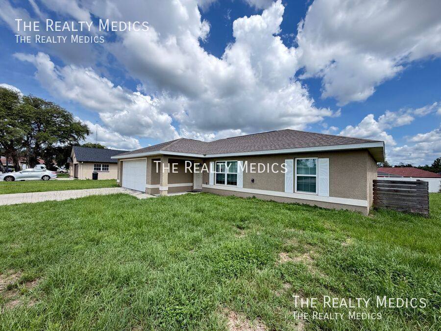 House for rent at 15741 SW 23rd Ave Rd, Ocala, FL 34473