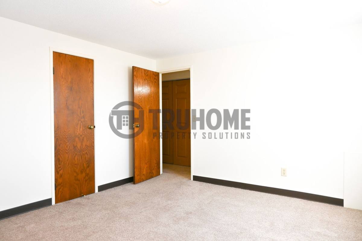 Apartment for rent at 715 N 40th St, Grand Forks, ND 58203