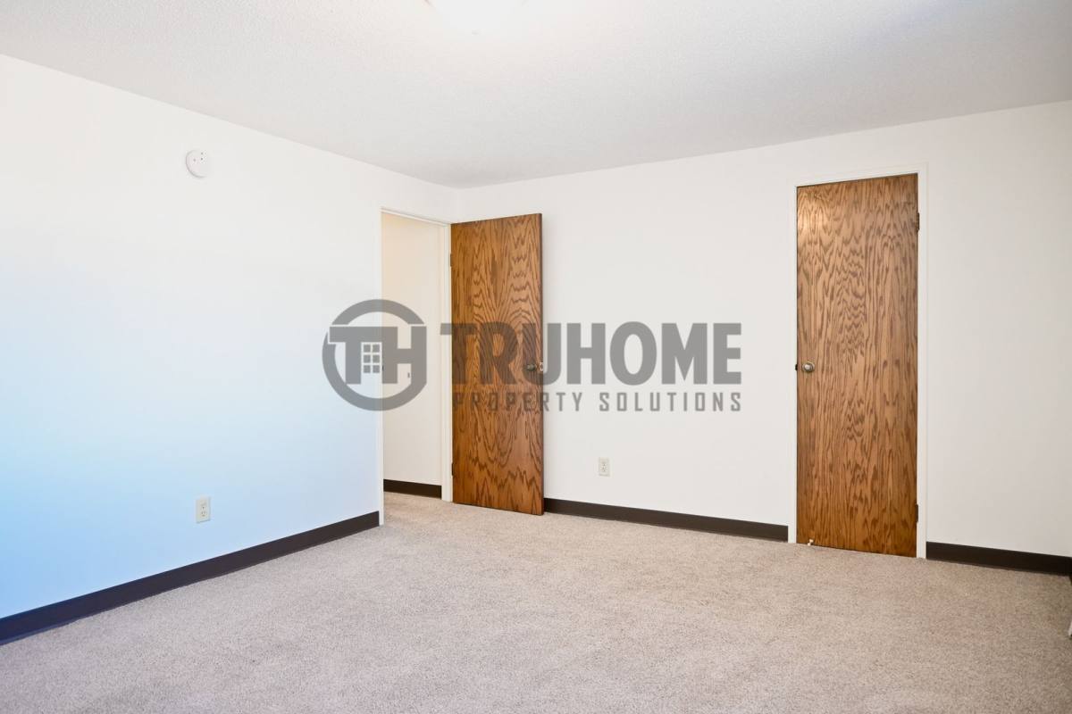 Apartment for rent at 715 N 40th St, Grand Forks, ND 58203