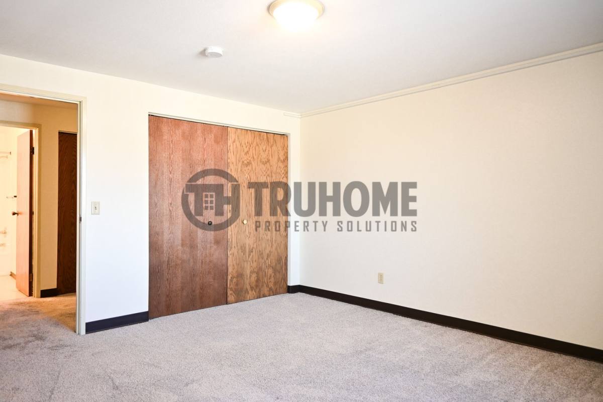 Apartment for rent at 715 N 40th St, Grand Forks, ND 58203