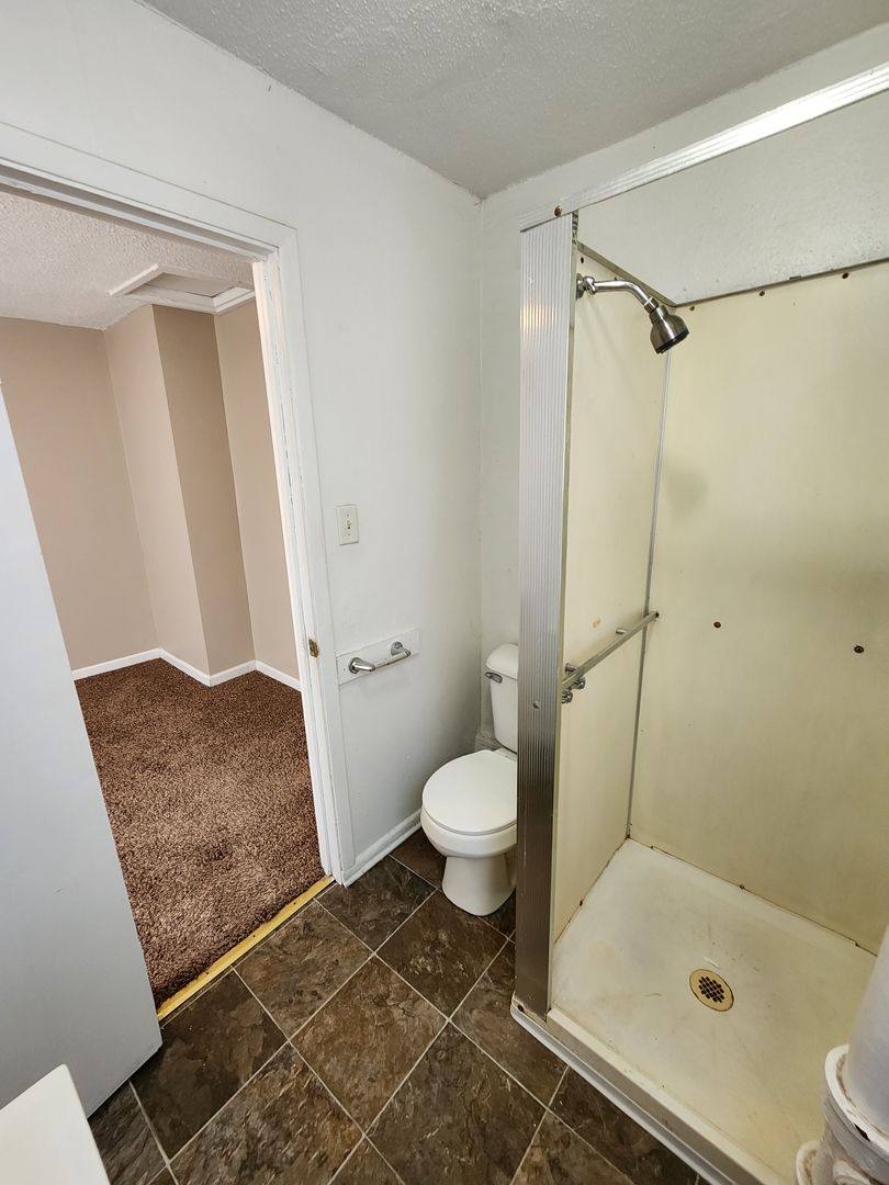 House for rent at 1308 Emma Ave, Des Moines, IA 50315