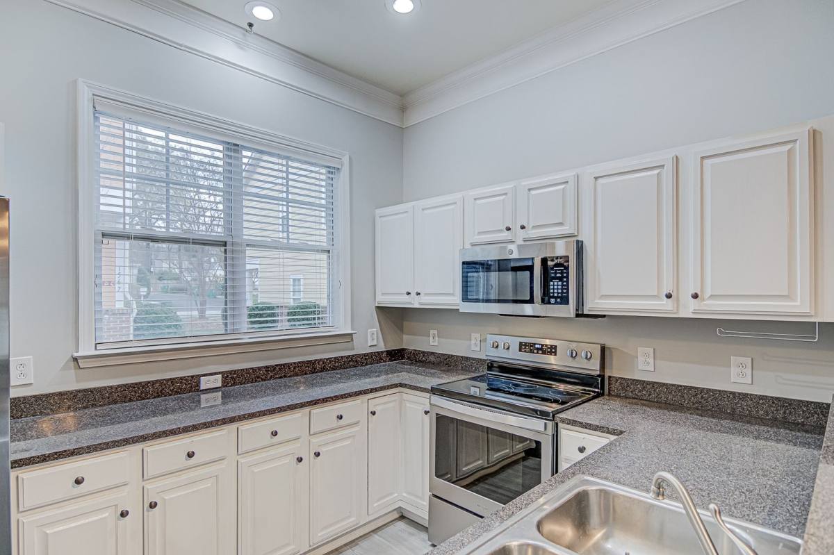 Townhouse for rent at 1553 Pecan Ave, Charlotte, NC 28205