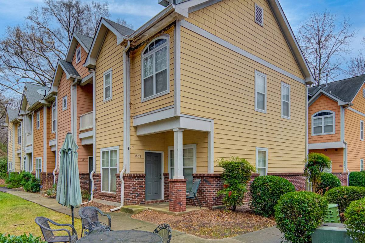 Townhouse for rent at 1553 Pecan Ave, Charlotte, NC 28205