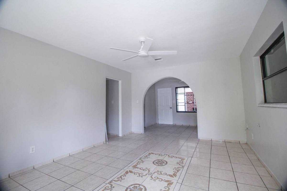 House for rent at 15 N Oxalis Dr, Orlando, FL 32807